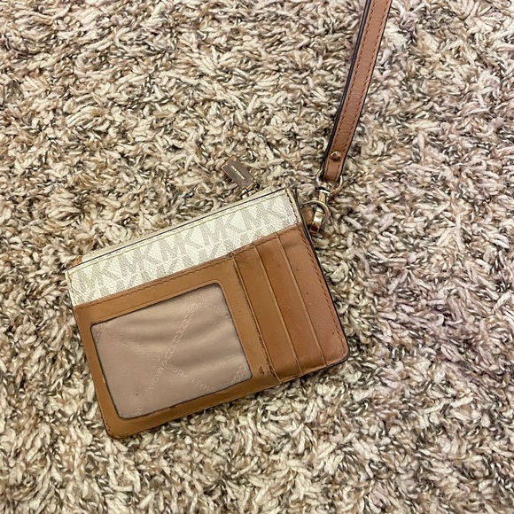 Micheal Kors Wallet - Picture 2 of 3